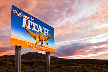 USA, Utah, Wyoming border, Welcome Sign, USA, Utah, Wyoming