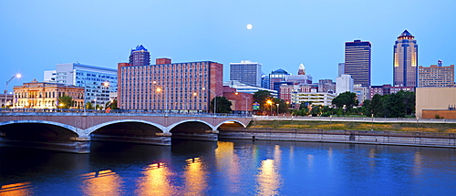 Full Moon above Des Moines, Iowa