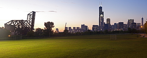 USA, Illinois, Chicago, View from the south side with old bridge on Chicago River on the left