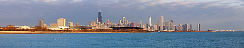 USA, Illinois, Chicago, City skyline over Lake Michigan