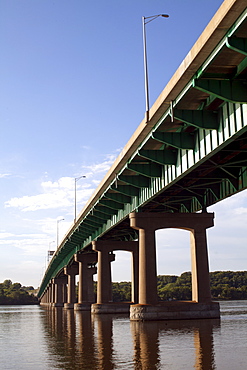 USA, Bridge on Mississippi River