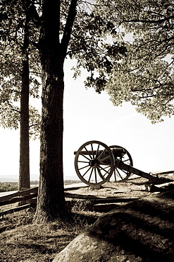 USA, Pennsylvania, Gettysburg, Little Round Top, historical canon from American Civil War 