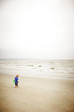 Child alone on the beach