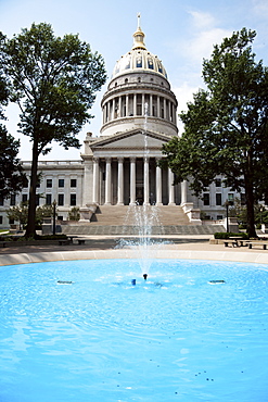 USA, West Virginia, Charleston, Entrance to State Capitol Building