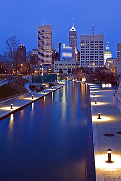 USA, Indiana, Indianapolis, Skyline with river