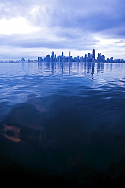 USA, Illinois, Chicago, City skyline over Lake Michigan