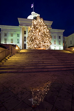 USA, Alabama, Montgomery, Christmas tree outside State Capitol building