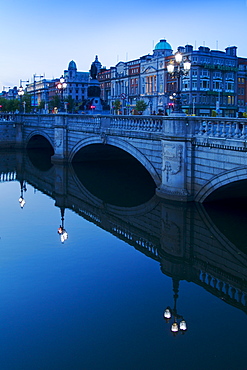 O'connell bridge reflecting in the river liffey