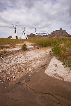 USA, South Dakota, Teepee in Badlands National Park