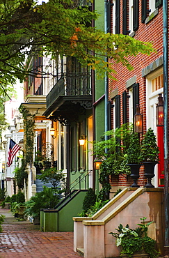 USA, Georgia, Savannah, Houses in residential district