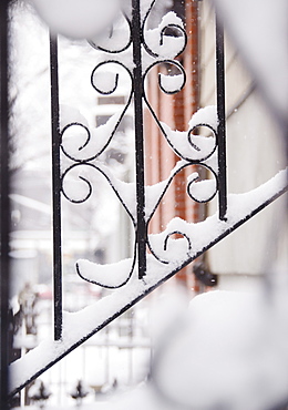 USA, New York State, Brooklyn, Williamsburg, railing covered with snow