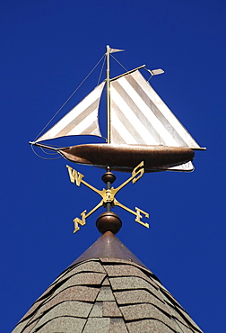 Sailboat weathervane