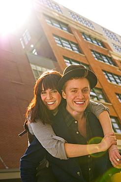 USA, New Jersey, Jersey City, portrait of young couple