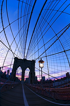 USA, New York State, New York City, Manhattan, Brooklyn Bridge at dusk