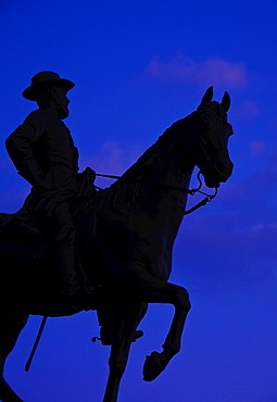 USA, Pennsylvania, Gettysburg, Cemetery Hill, statue of soldier on horse