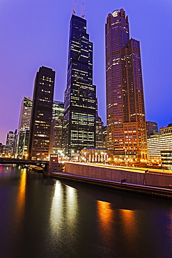 Willis Tower at night, USA, Illinois, Chicago, Chicago River