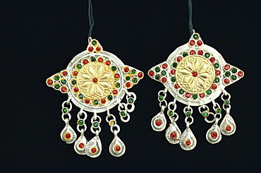 Close-up of Baluchi peen clips, Pakistan, Asia