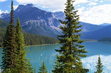 Emerald Lake, Yoho National Park, UNESCO World Heritage Site, Rocky Mountains, British Columbia, Canada, North America