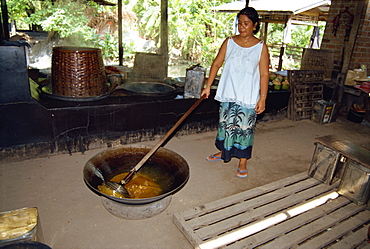 Making sugar syrup from palm oil, Thailand, Southeast Asia, Asia