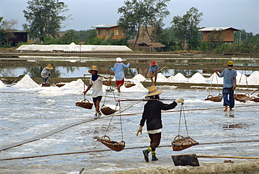 Salt workers, Bangkok, Thailand, Southeast Asia, Asia