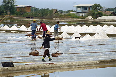 Salt workers, Bangkok, Thailand, Southeast Asia, Asia