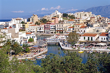 Bottomless Lake (Lake Voulismeni), Agios Nikolas, Crete, Greek Islands, Greece, Europe