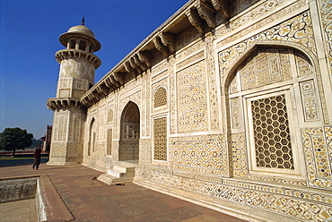 Itimad-ud-Daulah's tomb, built by Nur Jehan, wife of Jehangir in 1622 AD, Agra, Uttar Pradesh state, India, Asia