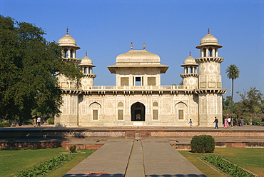 Itimad-ud-Daulah's tomb, built by Nur Jehan, wife of Jehangir in 1622 AD, Agra, Uttar Pradesh state, India, Asia