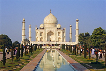 Taj Mahal on the banks of the Yamuna River, built by Shah Jahan for his wife, Agra, India