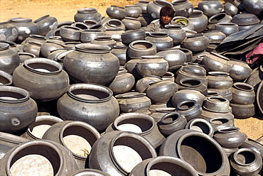 Pots for sale, cattle fair near Dechhu, Rajasthan state, India, Asia