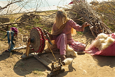 Spinning cotton, Deogarh, Rajasthan state, India, Asia