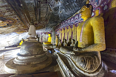 Sitting Buddha statues, Royal Rock Temple, Golden Temple of Dambulla, UNESCO World Heritage Site, Dambulla, Sri Lanka, Asia