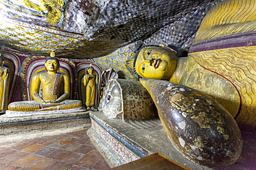 Sitting and reclining Buddha statues, Royal Rock Temple, Golden Temple of Dambulla, UNESCO World Heritage Site, Dambulla, Sri Lanka, Asia