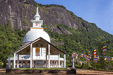 A Buddhist temple on the route to the summit of Adam's Peak (Sri Pada), Sri Lanka, Asia 