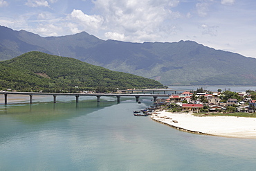 On the road to Hue from Hoi An, Vietnam, Indochina, Southeast Asia, Asia