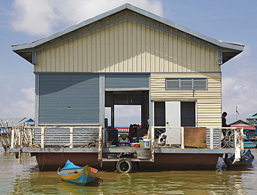 A floating house, Tonle Sap Lake, Cambodia, Indochina, Southeast Asia, Asia