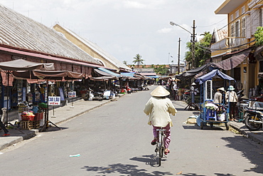 Outside Hoi An's central market, Hoi An Old Town, Hoi An, Vietnam, Indochina, Southeast Asia, Asia