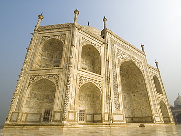 Taj Mahal tomb (with no people), Agra, Uttar Pradesh, India