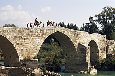 Seljuk bridge over Kopru river, near Aspendos, Antalya, Anatolia, Turkey, Asia Minor, Eurasia