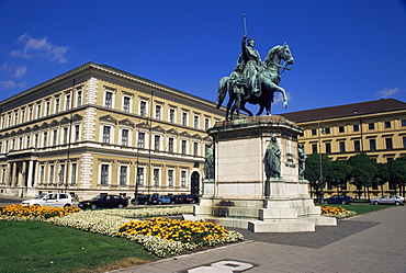 Monument to Ludwig I, Odeonsplatz, Munich, Bavaria, Germany, Europe