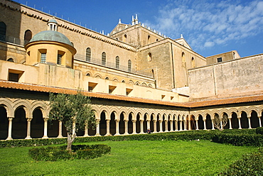 Duomo cloister, Monreale, Sicily, Italy, Europe