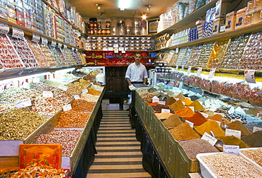 Spice shop in the souk, Damascus, Syria, Middle East