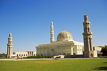 Sultan Qaboos Grand Mosque, built in 2001, Ghubrah, Muscat, Oman, Middle East