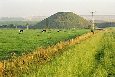 Silbury Hill, Wiltshire, England, United Kingdom, Europe