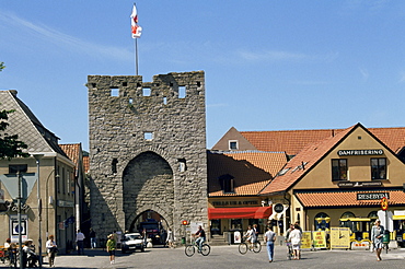 Medieval town gateway, Visby, Gotland, Sweden, Scandinavia, Europe