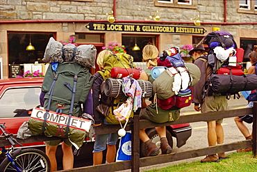 Hitch hiking backpackers, Fort Augustus, Highlands, Scotland, United Kingdom, Europe