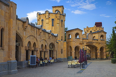 Taminda Sameba Cathedral (Holy Trinity Cathedral), the biggest Orthodox Cathedral in the Caucasus, Tbilisi, Georgia, Caucasus, Central Asia, Asia