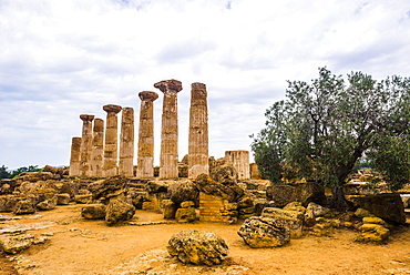 Temple of Hercules (Tempio di Ercole), Valley of the Temples (Valle dei Templi), Agrigento, UNESCO World Heritage Site, Sicily, Italy, Europe 