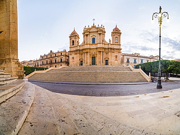 Piazza Municipio (Municipio Square), St. Nicholas Cathedral (Cattedrale di Noto) (Duomo), Noto, Val di Noto, UNESCO World Heritage Site, Sicily, Italy, Europe 