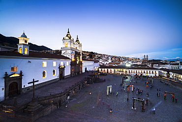 Plaza de San Francisco and Church and Convent of San Francisco at night, Old City of Quito, UNESCO World Heritage Site, Ecuador, South America